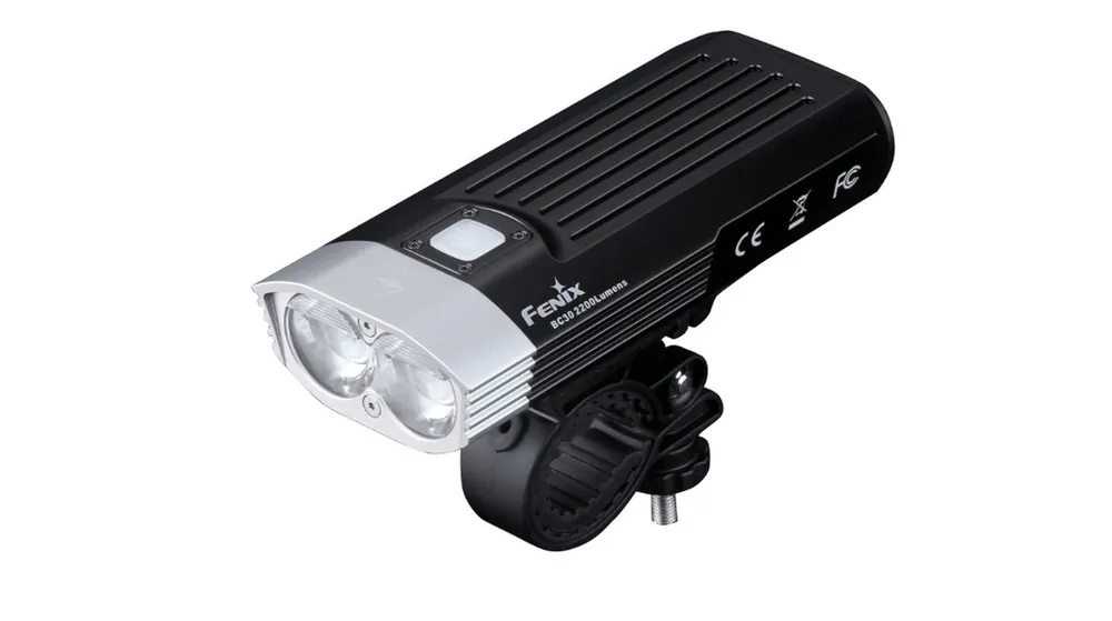 Fenix nabíjecí cyklosvítilna Fenix BC30 V 2.0 Must-Have