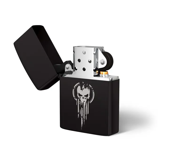 Autentický DRAGOWA benzínový zapalovač s gravírováním Skull, černý