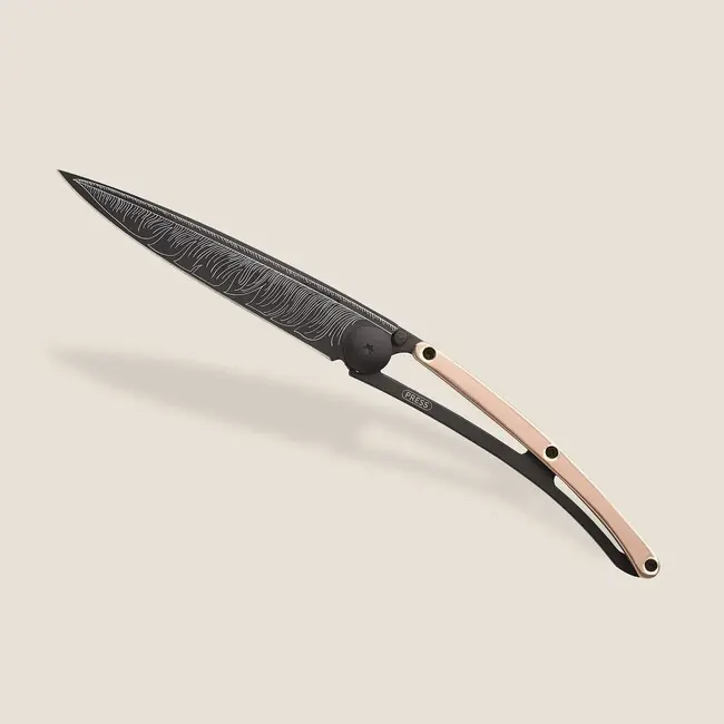 Deejo zavírací nůž GOLD Tattoo 18kt pink gold Feather Aktuální