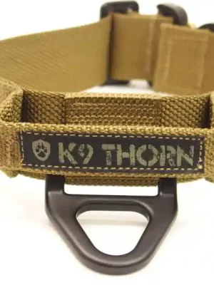 K9 Thorn Obojek s rukojetí Cobra-Bravo 45 mm, hnědý kojotí Výprodej