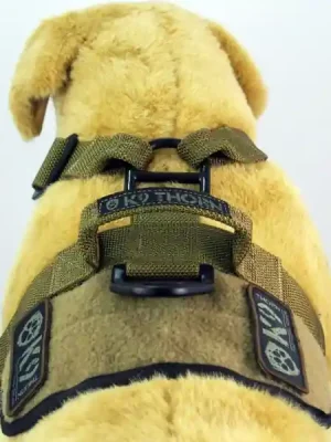 Must-Have Postroj K9 Thorn Delta, olivový